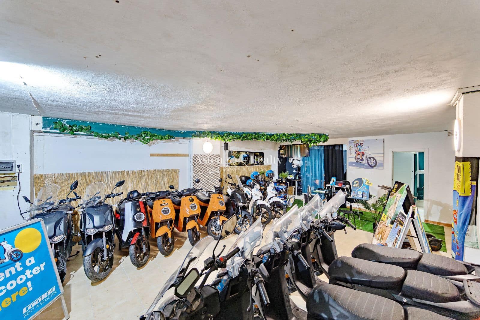 Empresa para venda em Costa Adeje - 150 000 € (Ref: 10099429)