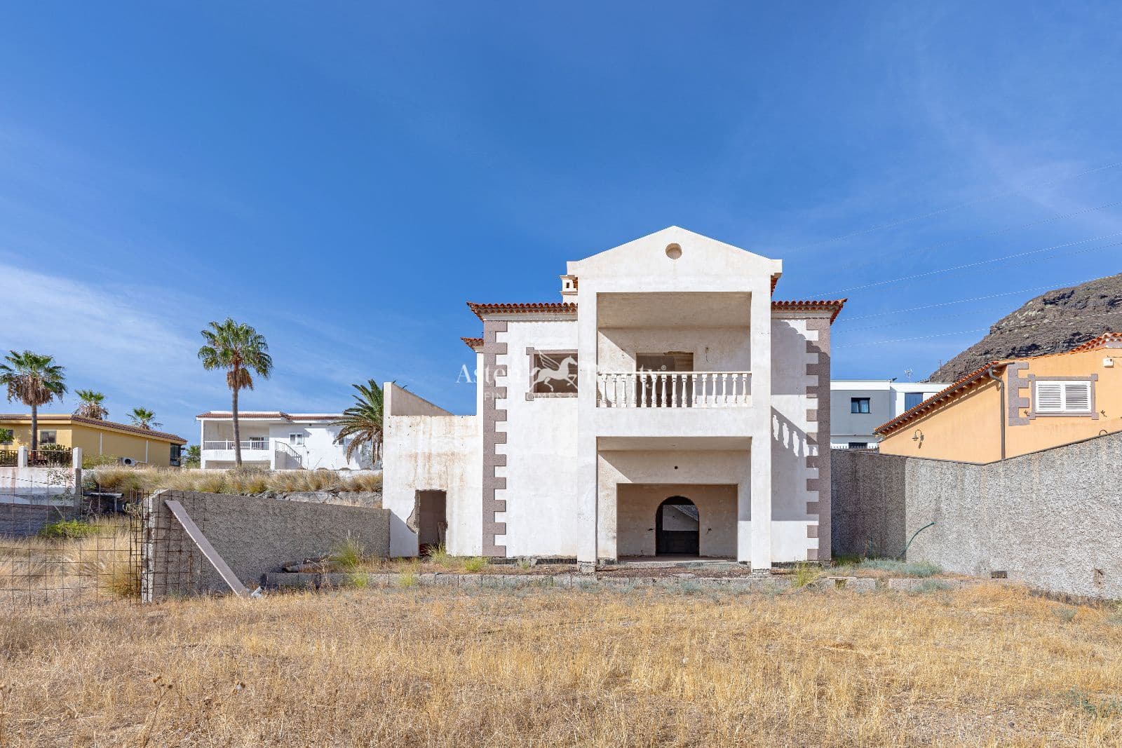4 bedroom Villa for sale in Candelaria with garage - € 530,000 (Ref: 10101194)