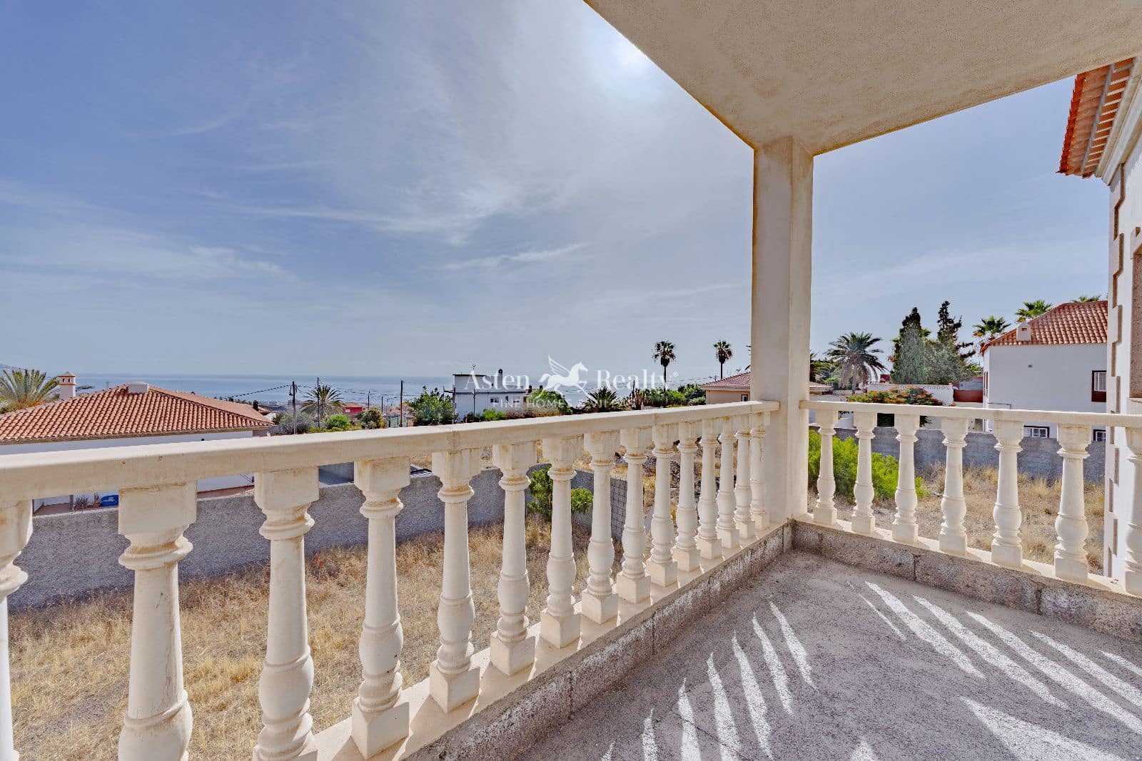 4 bedroom Villa for sale in Candelaria with garage - € 530,000 (Ref: 10101194)