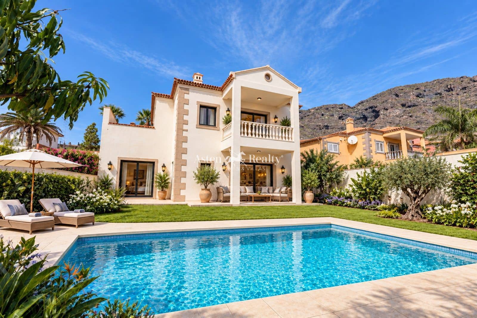 4 bedroom Villa for sale in Candelaria with garage - € 530,000 (Ref: 10101194)