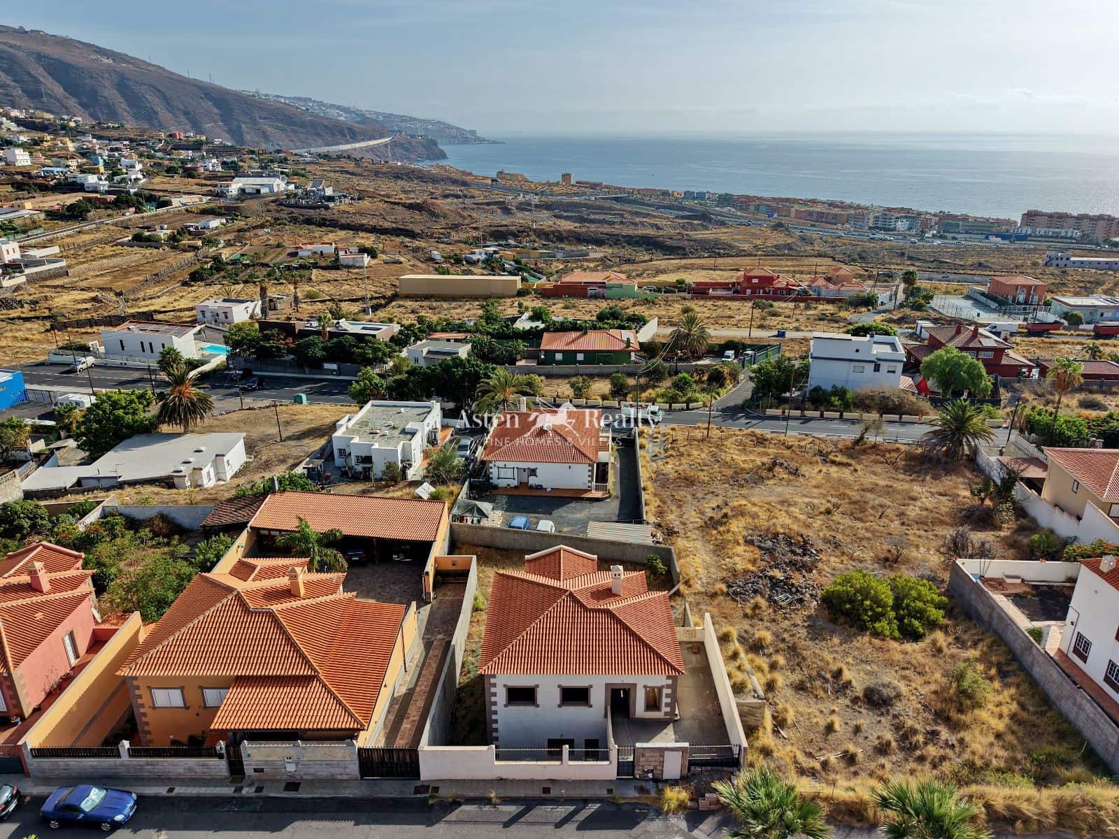 4 bedroom Villa for sale in Candelaria with garage - € 530,000 (Ref: 10101194)