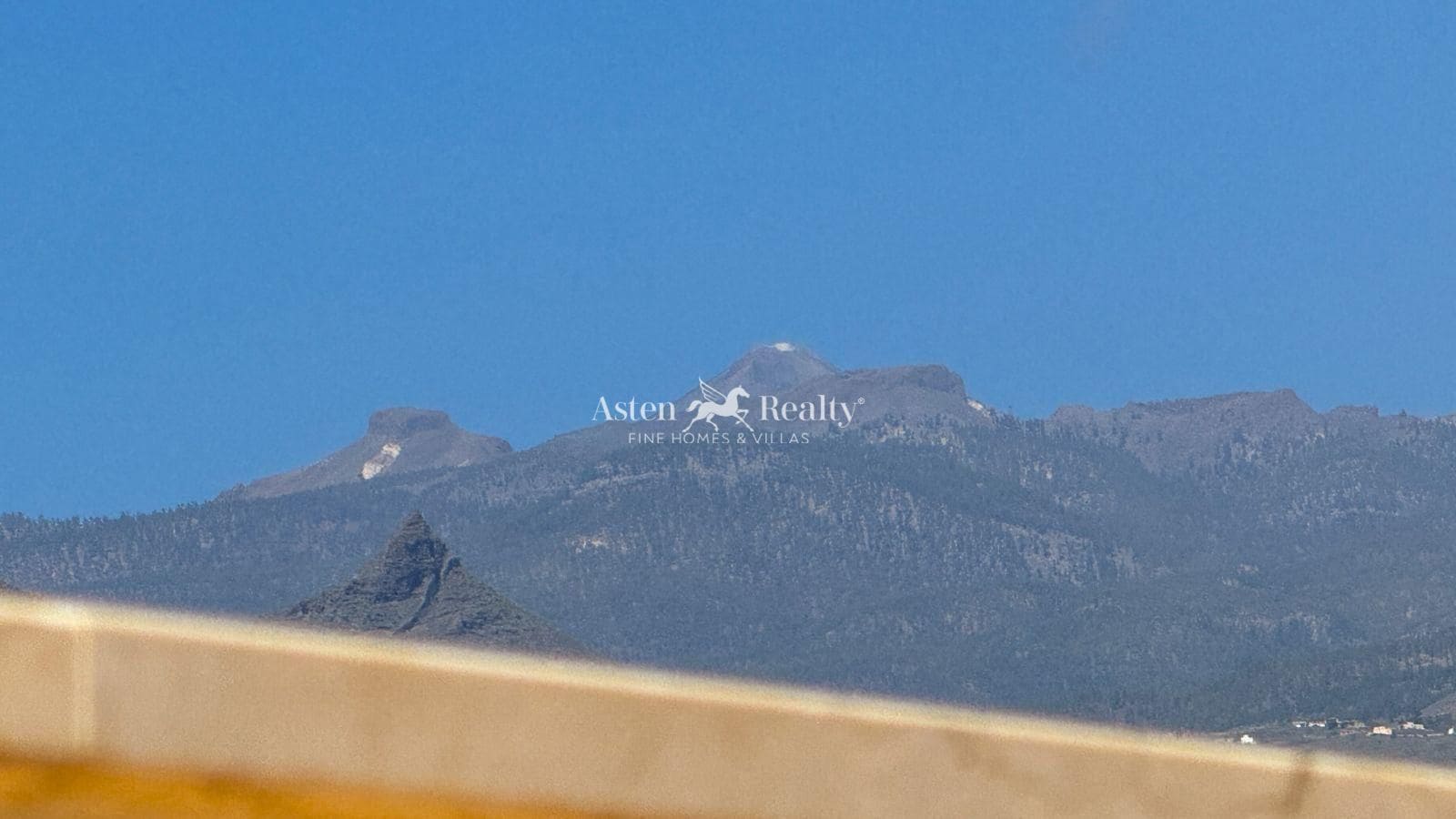 2 quarto Penthouse para venda em Los Cristianos com piscina - 600 000 € (Ref: 10113579)