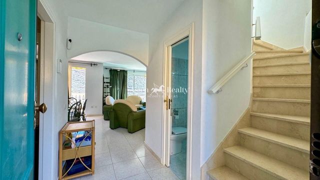 2 quarto Penthouse para venda em Los Cristianos, Arona com piscina - 600 000 € (Ref: 10113579)