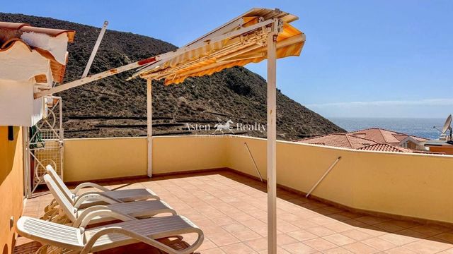 2 quarto Penthouse para venda em Los Cristianos, Arona com piscina - 600 000 € (Ref: 10113579)