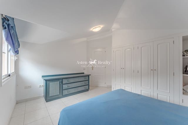 2 soveværelse Penthouse til salg i Los Cristianos, Arona med swimmingpool - € 549.000 (Ref: 10113579)