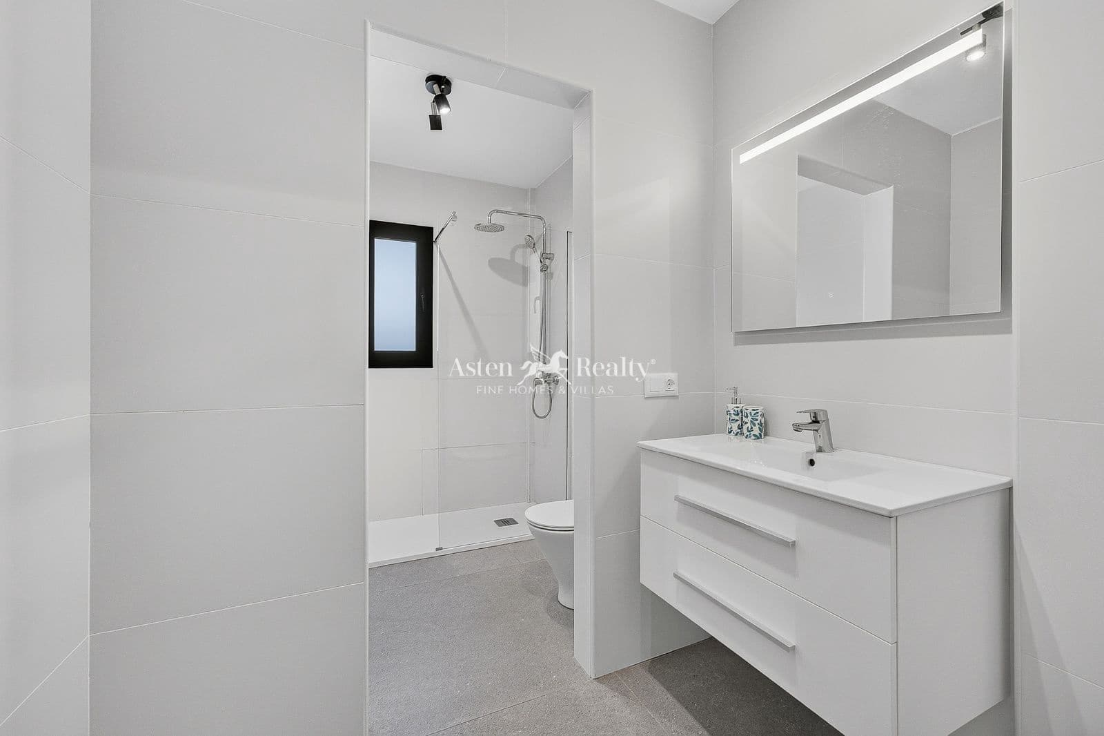 4 Zimmer Villa zu verkaufen in Amarilla Golf mit Pool Garage - 749.900 € (Ref: 10120308)