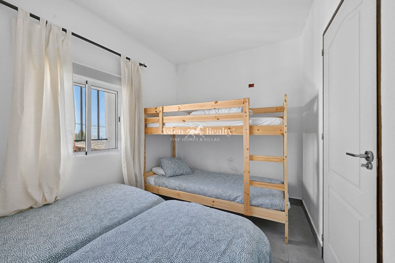 4 chambre Villa/Maison à vendre à El Tanque avec garage - 347 000 € (Ref: 10131005)