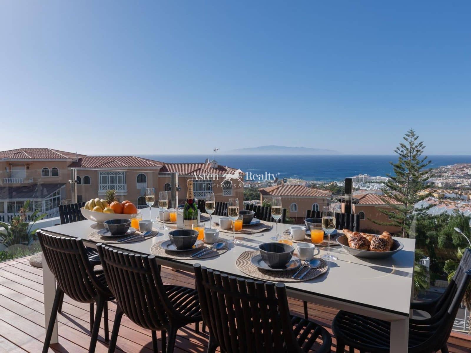 3 soverom Villa til salgs i Costa Adeje med svømmebasseng garasje - € 1 449 000 (Ref: 10140017)