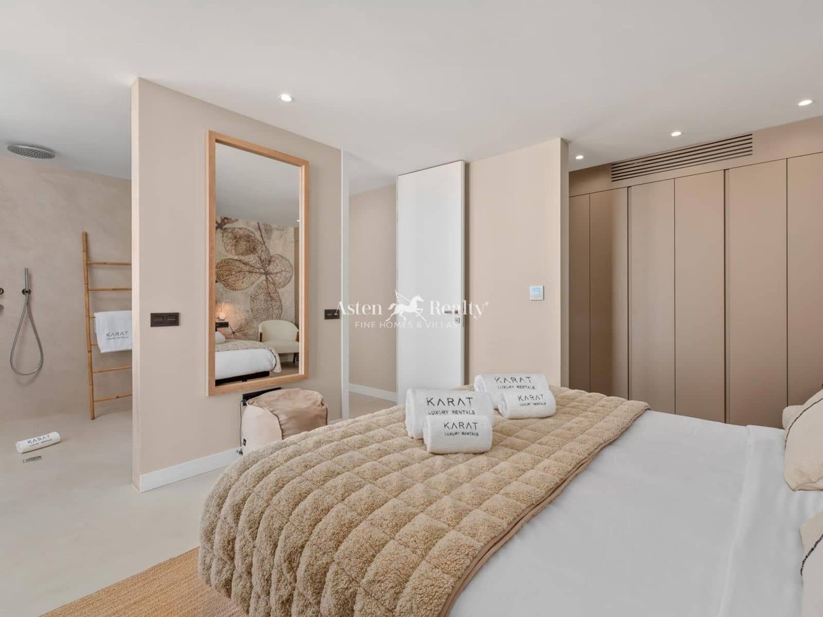 3 soverom Villa til salgs i Costa Adeje med svømmebasseng garasje - € 1 449 000 (Ref: 10140017)