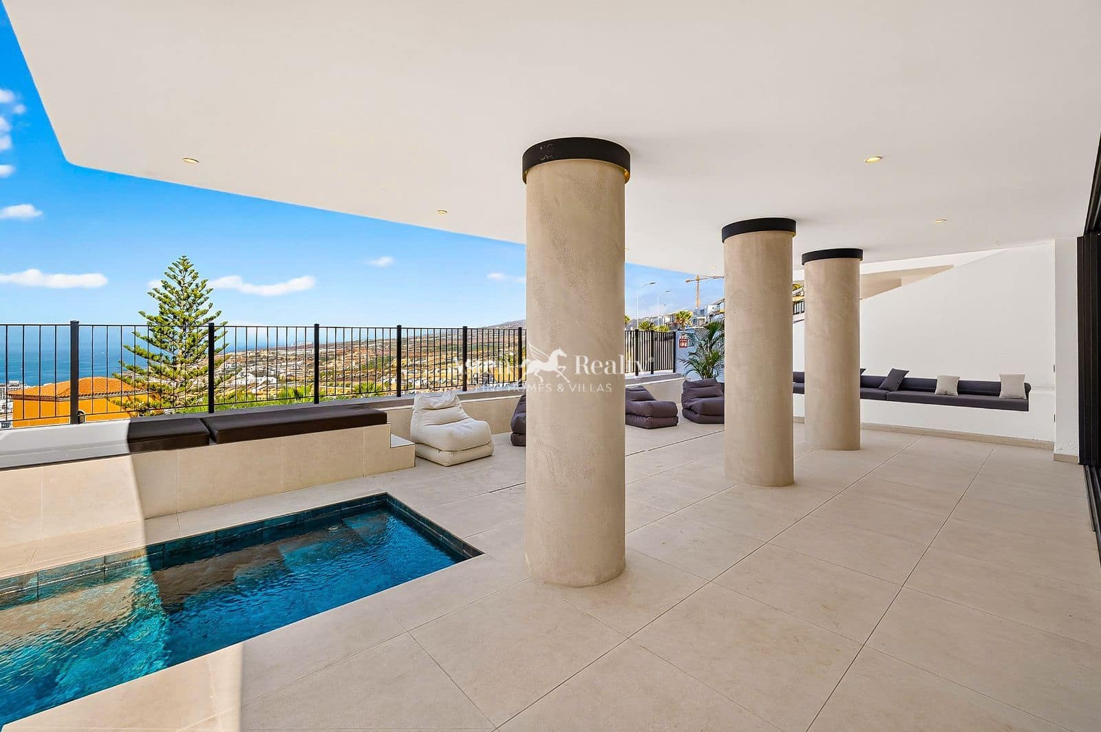 3 soverom Villa til salgs i Costa Adeje med svømmebasseng garasje - € 1 449 000 (Ref: 10140017)