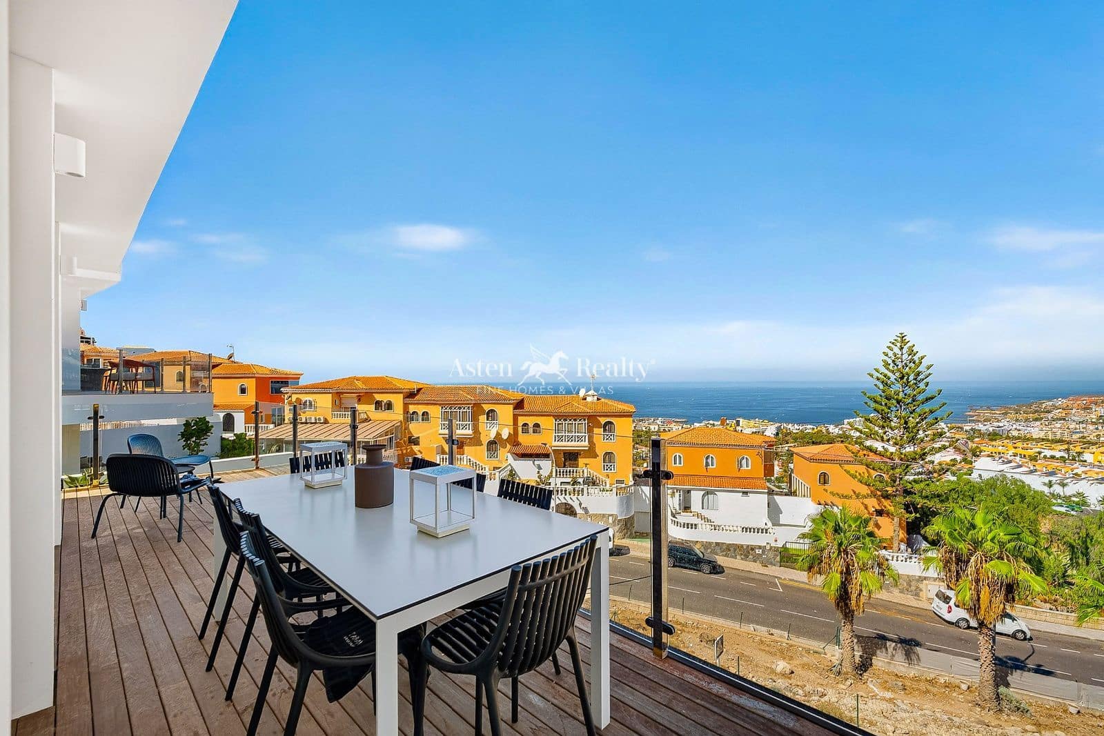 3 soverom Villa til salgs i Costa Adeje med svømmebasseng garasje - € 1 449 000 (Ref: 10140017)