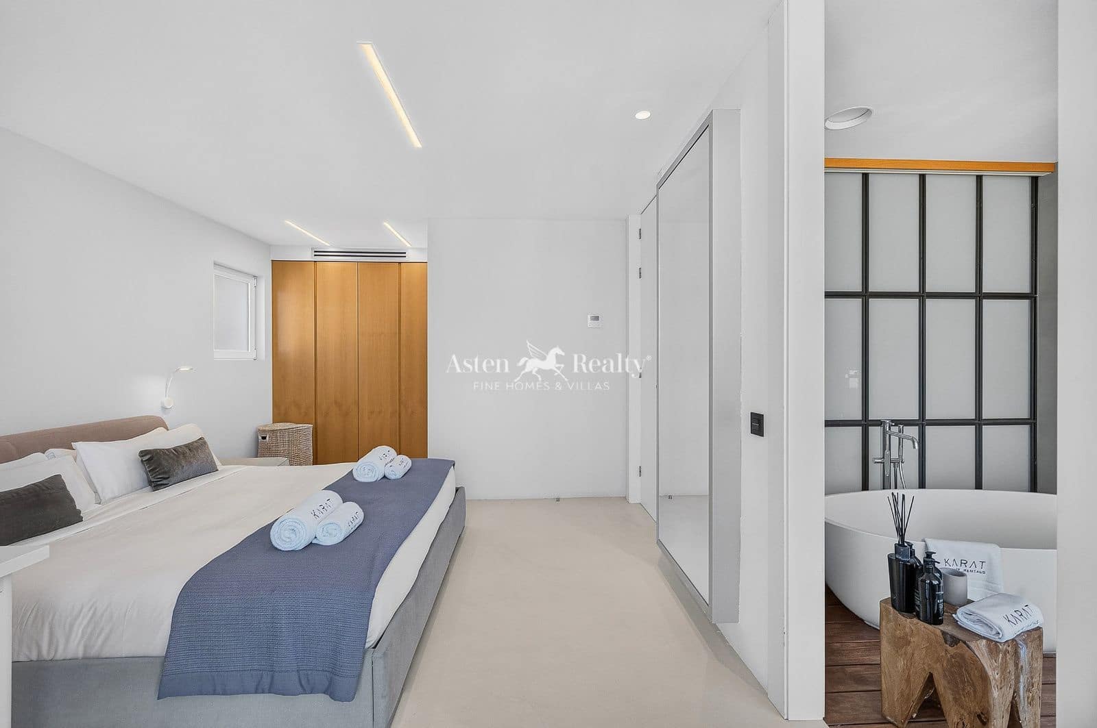 3 slaapkamer Villa te koop in Costa Adeje met zwembad garage - € 1.369.000 (Ref: 10140018)