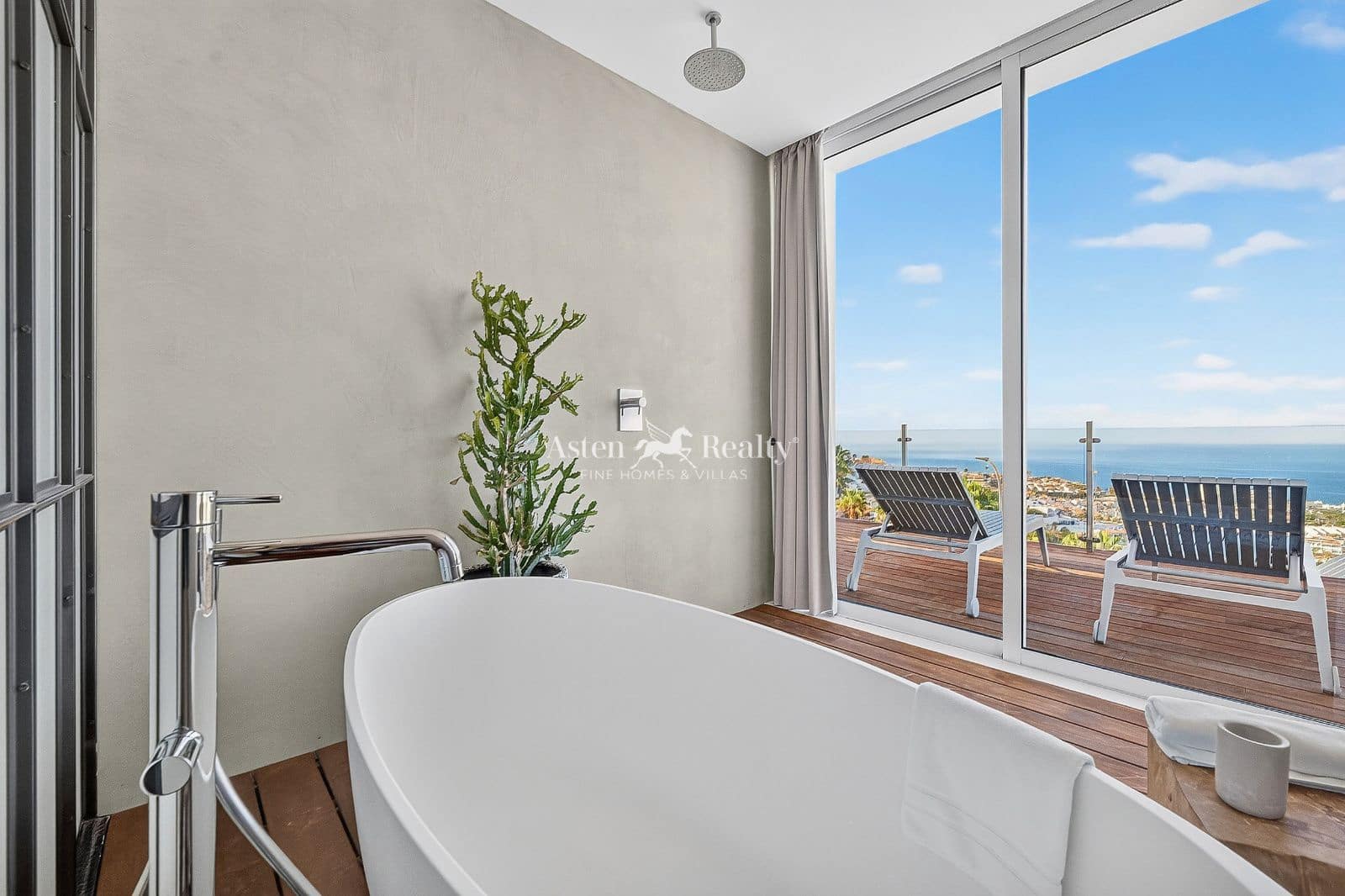 3 slaapkamer Villa te koop in Costa Adeje met zwembad garage - € 1.369.000 (Ref: 10140018)