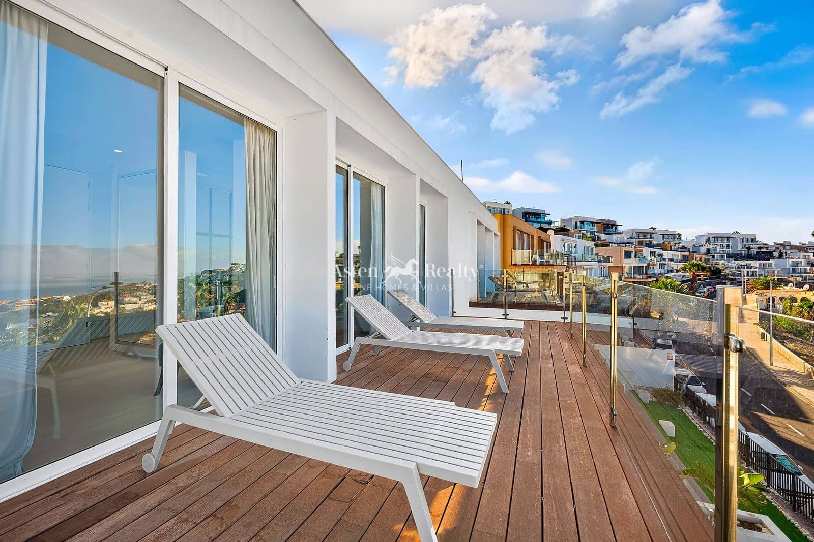 3 slaapkamer Villa te koop in Costa Adeje met zwembad garage - € 1.369.000 (Ref: 10140018)