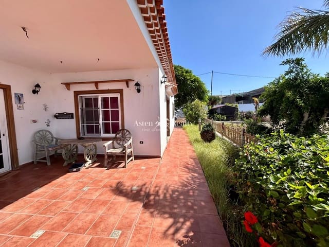 4 sovrum Villa till salu i San Cristóbal de La Laguna med pool garage - 650 000 € (Ref: 10154109)