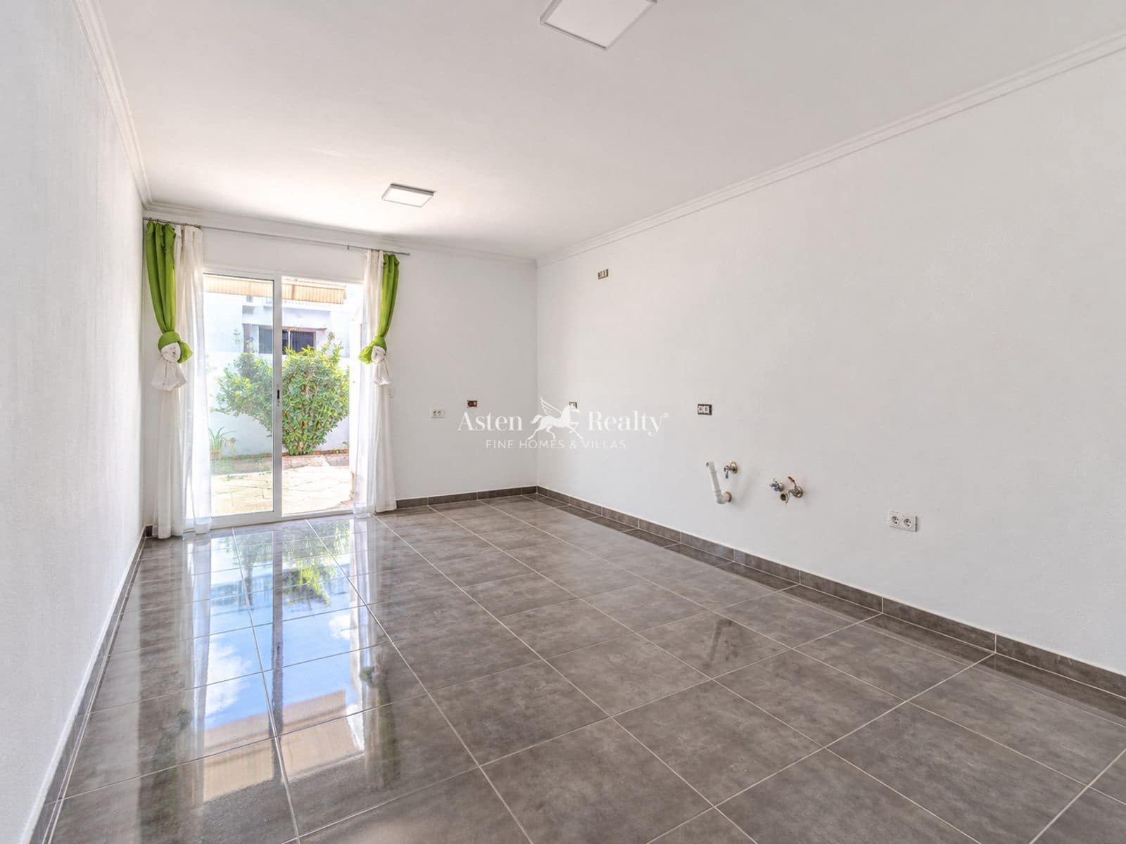 3 sypialnia Willa na sprzedaż w Guimar z basenem - 350 000 € (Ref: 10158470)