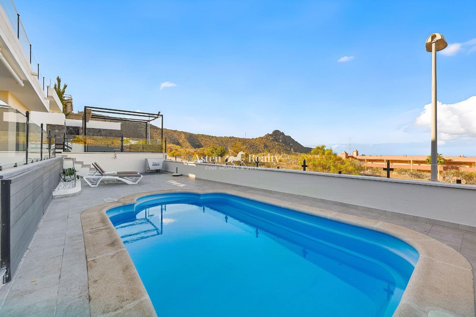 3 Zimmer Villa zu verkaufen in Torviscas mit Pool Garage - 1.430.000 € (Ref: 10160282)