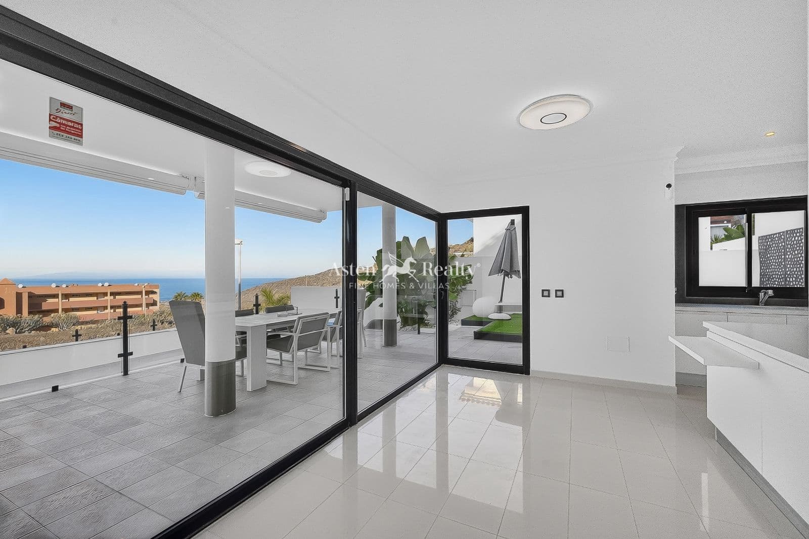 3 Zimmer Villa zu verkaufen in Torviscas mit Pool Garage - 1.430.000 € (Ref: 10160282)