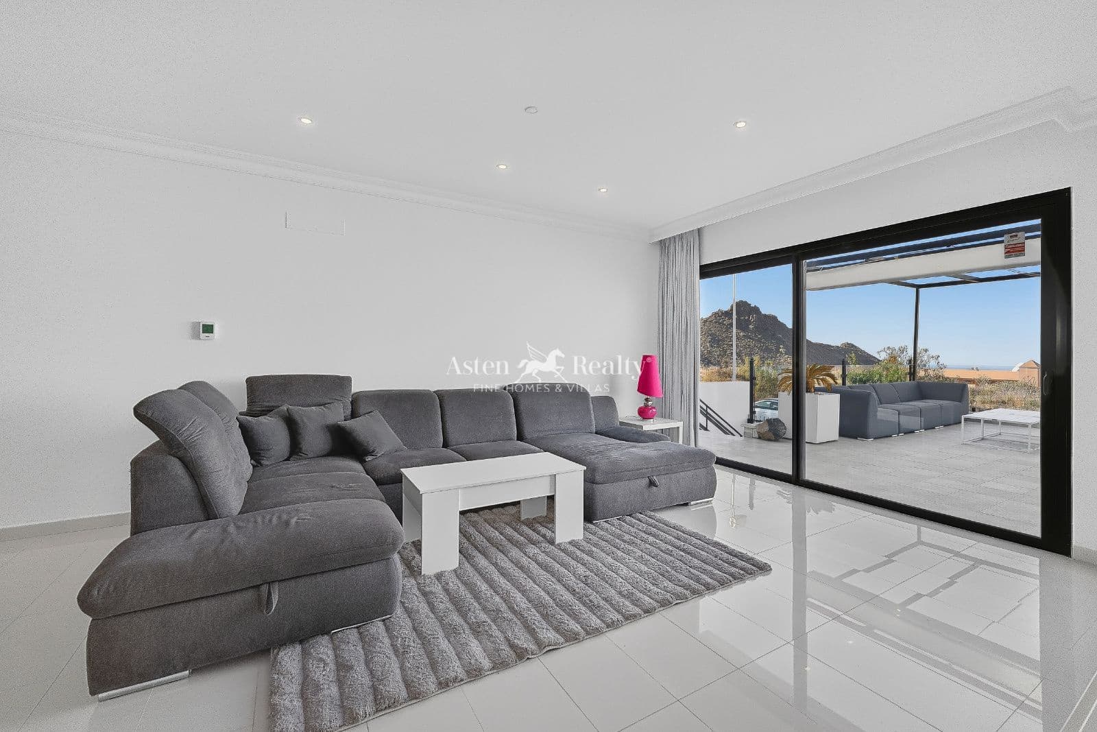 3 Zimmer Villa zu verkaufen in Torviscas mit Pool Garage - 1.430.000 € (Ref: 10160282)