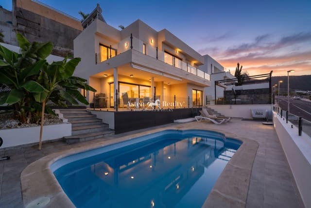 3 soveværelse Villa til salg i Torviscas, Adeje med swimmingpool garage - € 1.430.000 (Ref: 10160282)