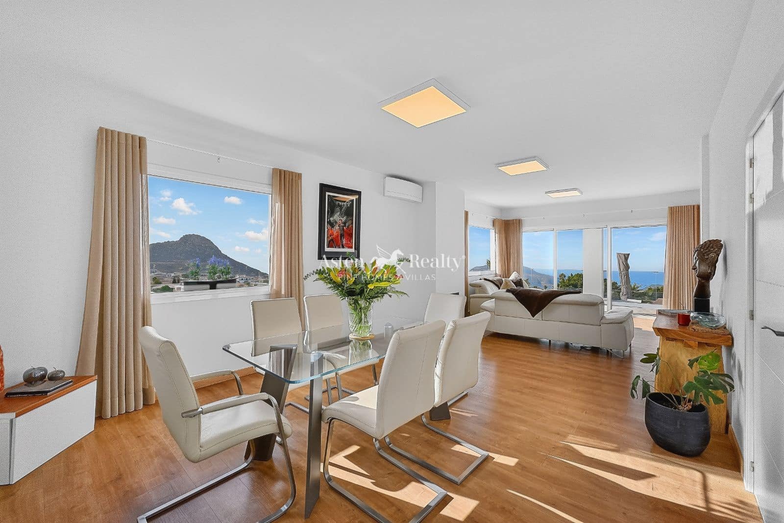 5 bedroom Villa for sale in Arona with pool garage - € 1,490,000 (Ref: 10162577)