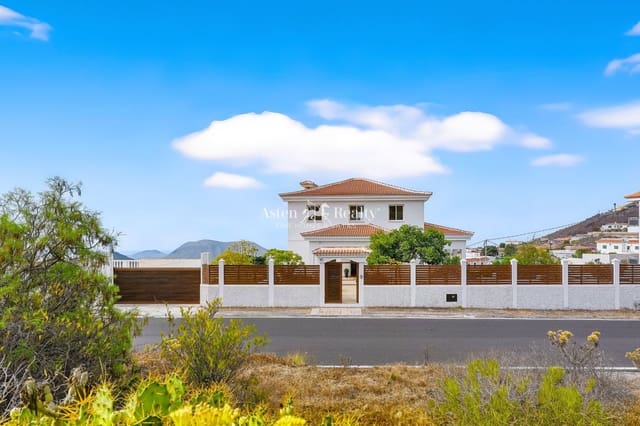 5 Zimmer Villa zu verkaufen in Arona mit Pool Garage - 1.490.000 € (Ref: 10162577)
