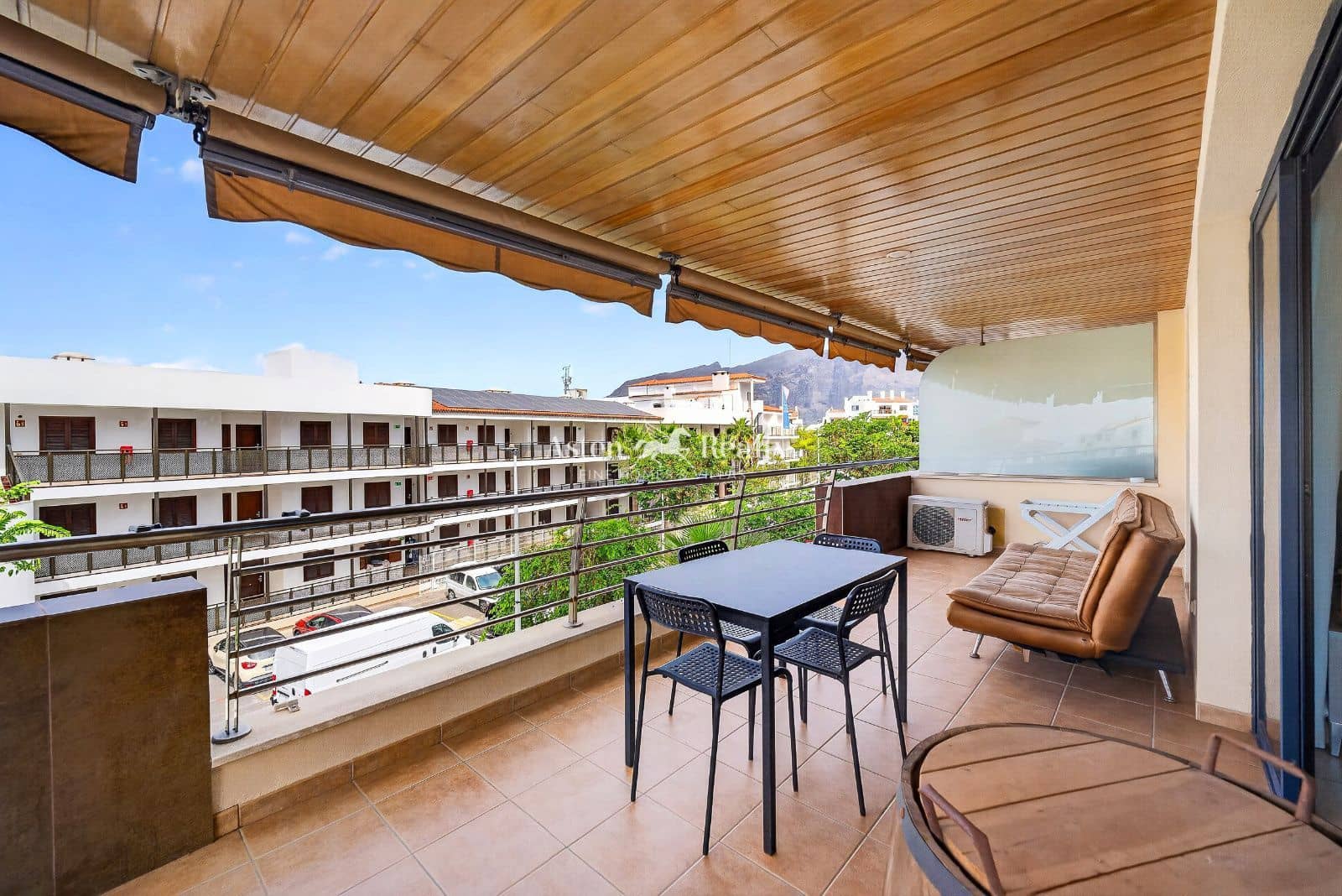 2 soveværelse Lejlighed til salg i Puerto Santiago med swimmingpool garage - € 359.000 (Ref: 10167449)