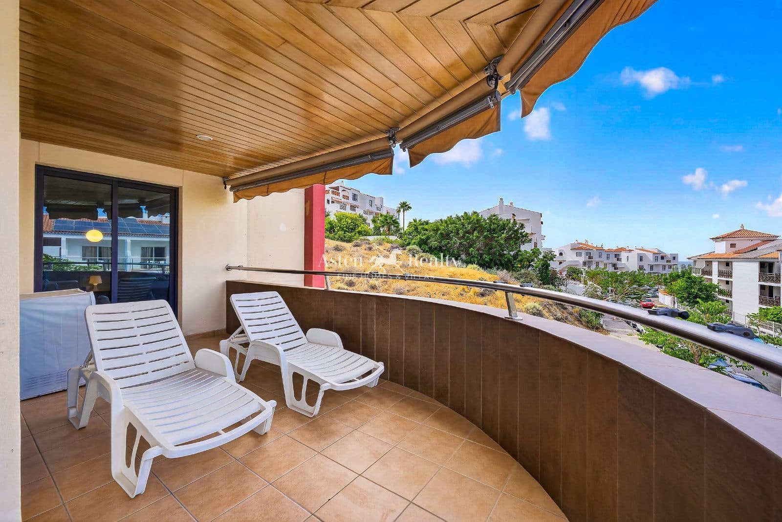 2 soveværelse Lejlighed til salg i Puerto Santiago med swimmingpool garage - € 359.000 (Ref: 10167449)