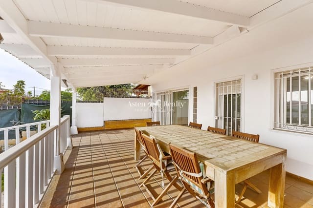 2 soveværelse Lejlighed til salg i Los Cristianos, Arona med swimmingpool garage - € 540.000 (Ref: 10167543)
