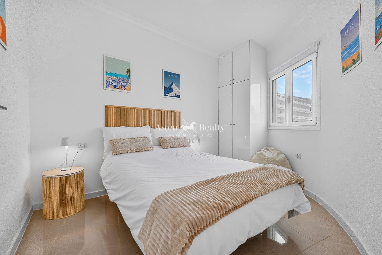 2 bedroom Penthouse for sale in Los Cristianos with garage - € 495,000 (Ref: 10169321)