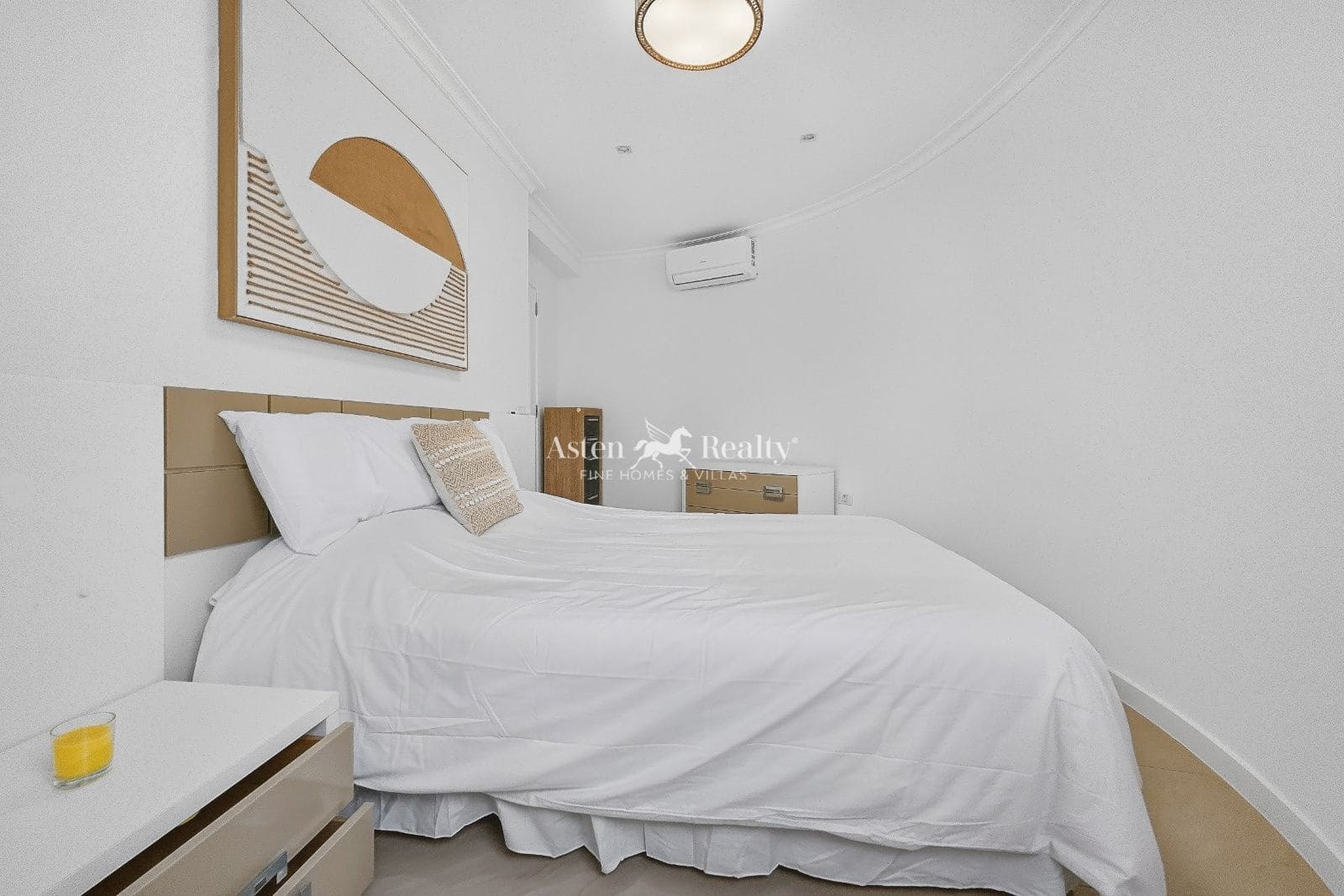 2 bedroom Penthouse for sale in Los Cristianos with garage - € 495,000 (Ref: 10169321)