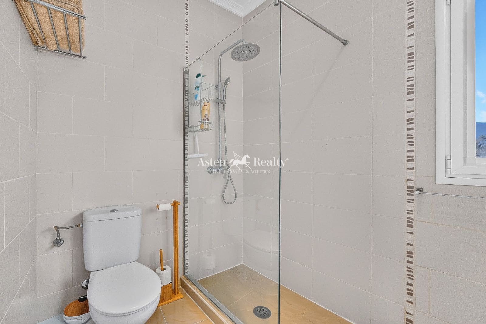 2 bedroom Penthouse for sale in Los Cristianos with garage - € 495,000 (Ref: 10169321)