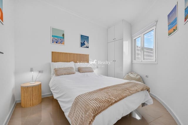 2 soverom Penthouse til salgs i Los Cristianos, Arona med garasje - € 495 000 (Ref: 10169321)