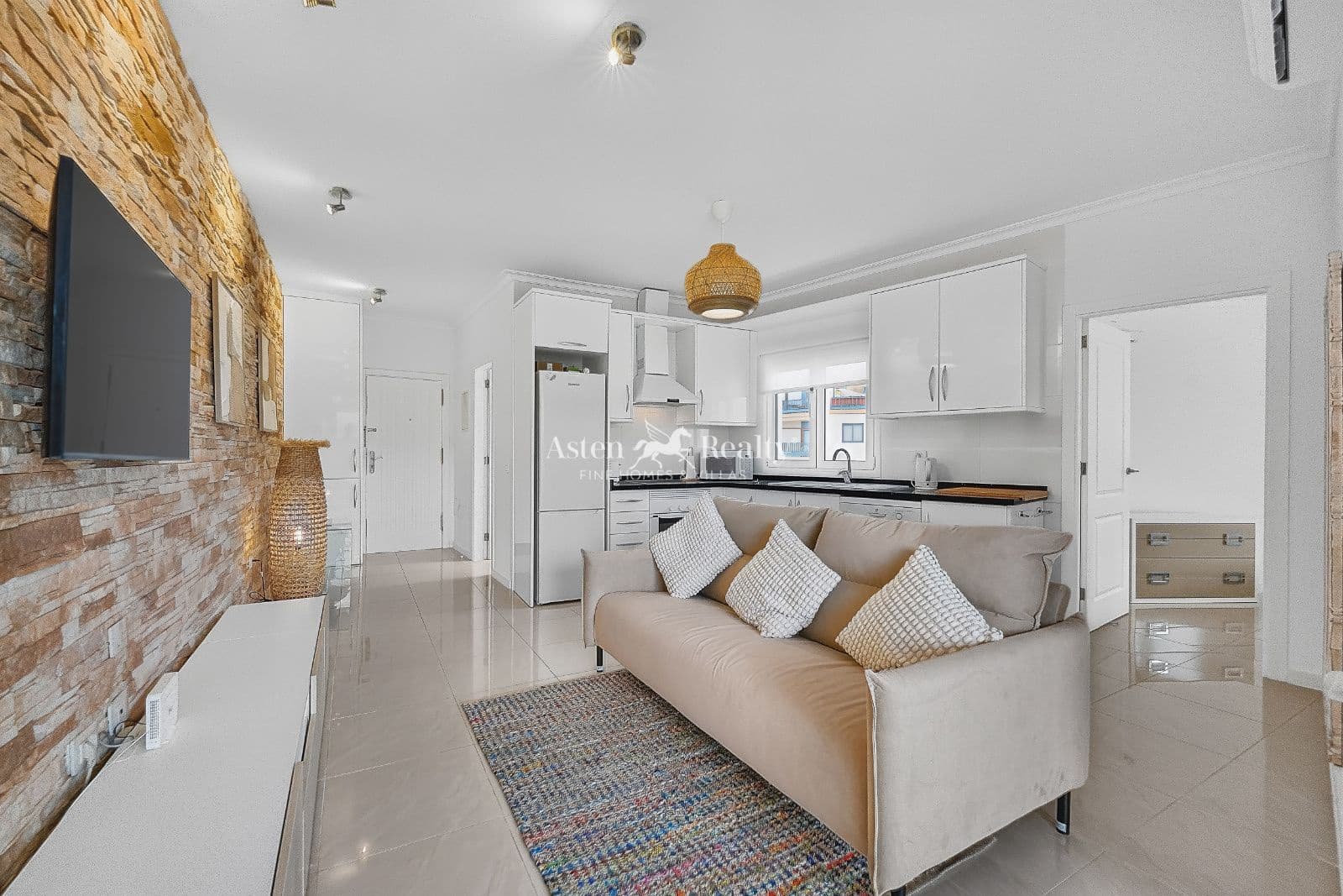 2 bedroom Penthouse for sale in Los Cristianos with garage - € 495,000 (Ref: 10169321)