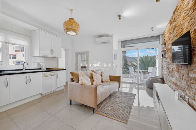 2 soverom Penthouse til salgs i Los Cristianos, Arona med garasje - € 495 000 (Ref: 10169321)