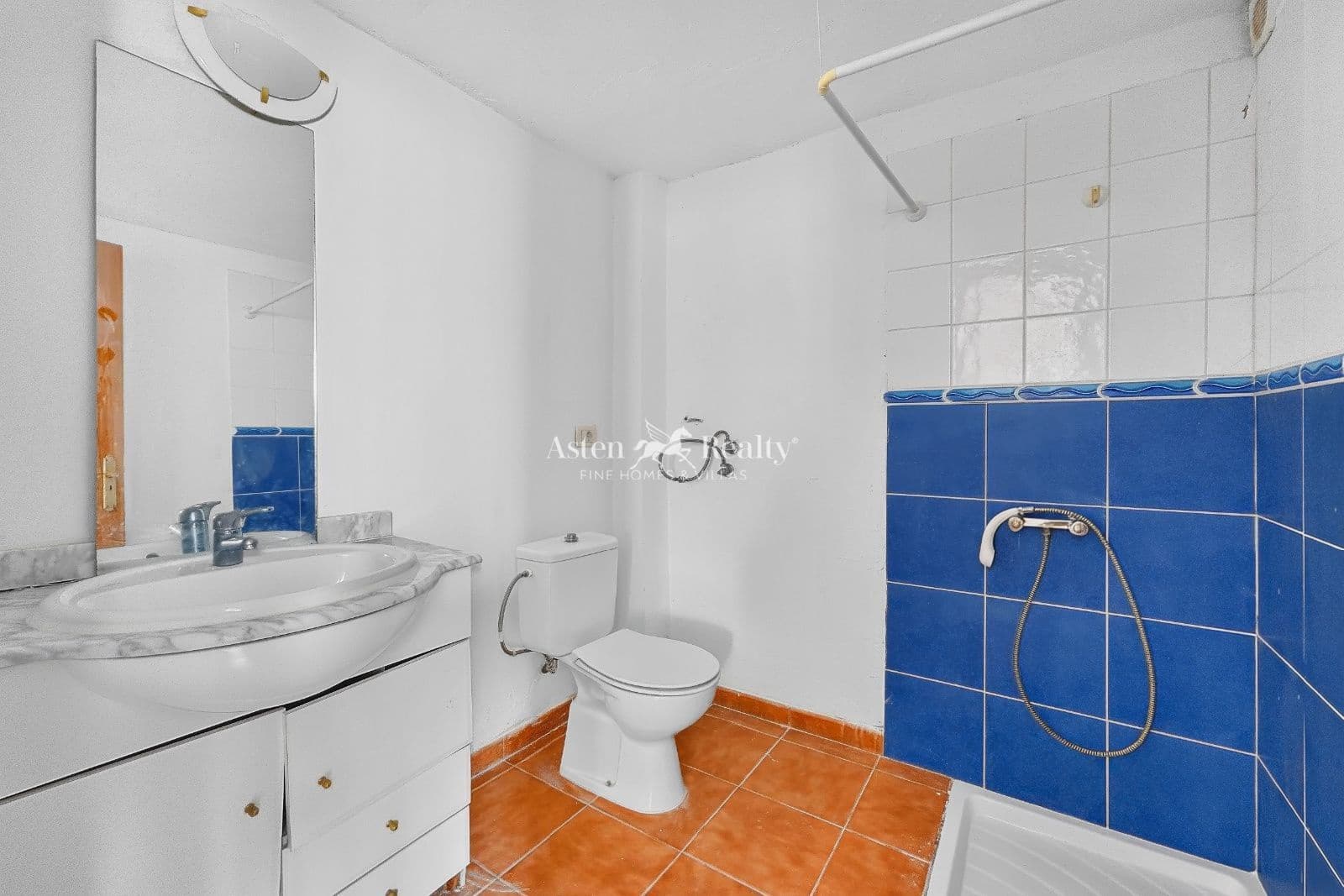 5 bedroom Villa for sale in Chayofa with pool - € 650,000 (Ref: 10175645)