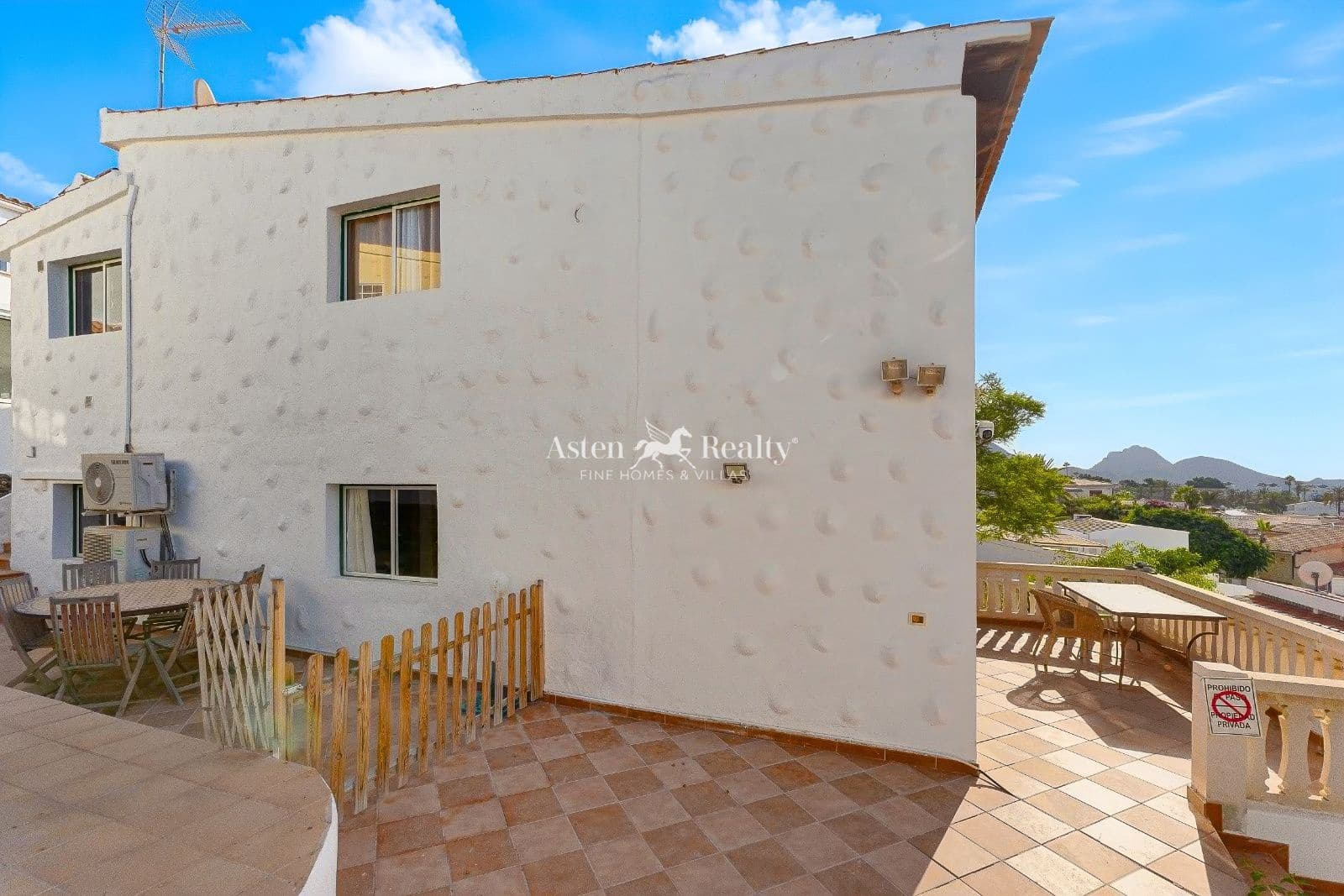 5 bedroom Villa for sale in Chayofa with pool - € 650,000 (Ref: 10175645)