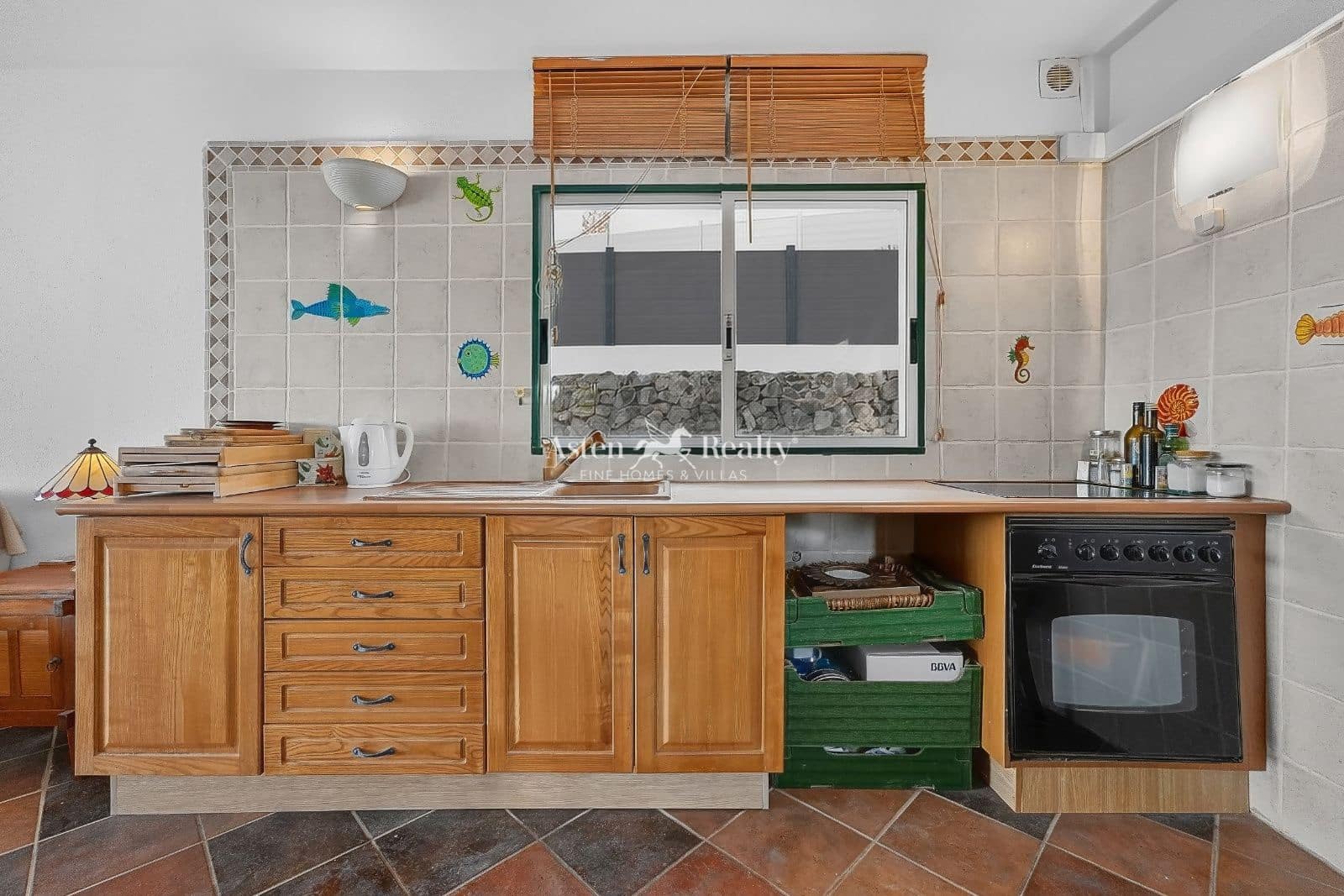 5 bedroom Villa for sale in Chayofa with pool - € 650,000 (Ref: 10175645)
