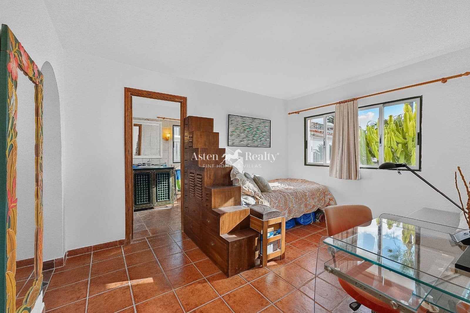 5 bedroom Villa for sale in Chayofa with pool - € 650,000 (Ref: 10175645)