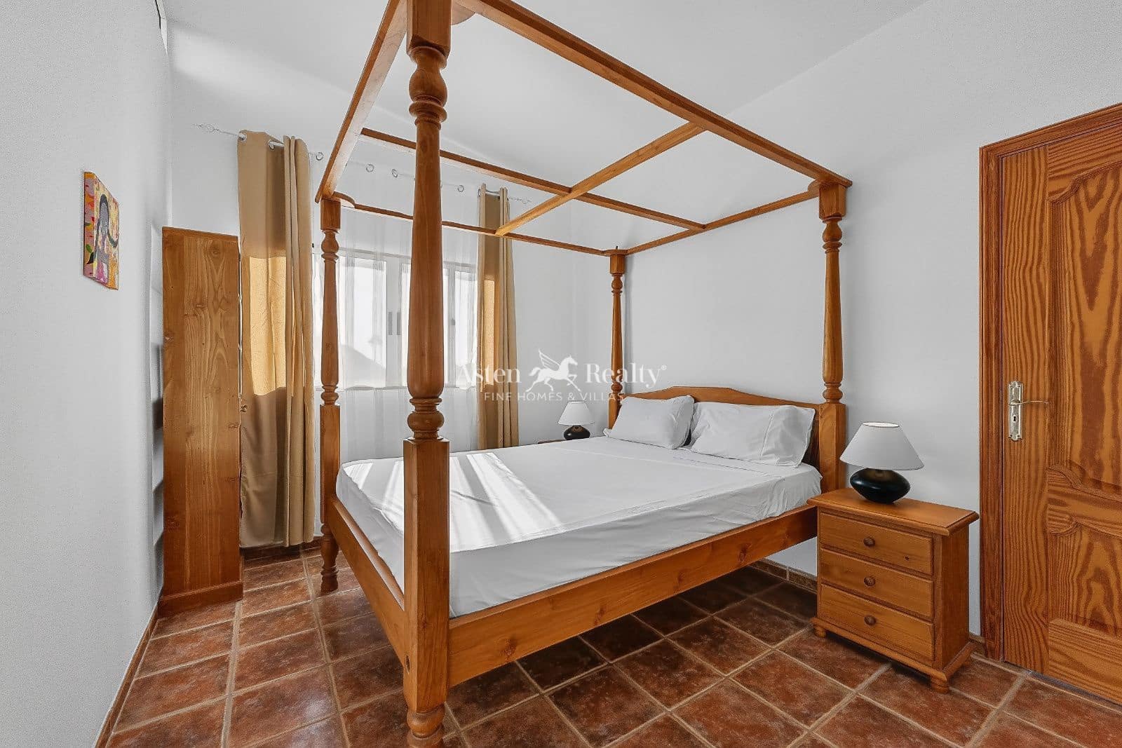 5 bedroom Villa for sale in Chayofa with pool - € 650,000 (Ref: 10175645)
