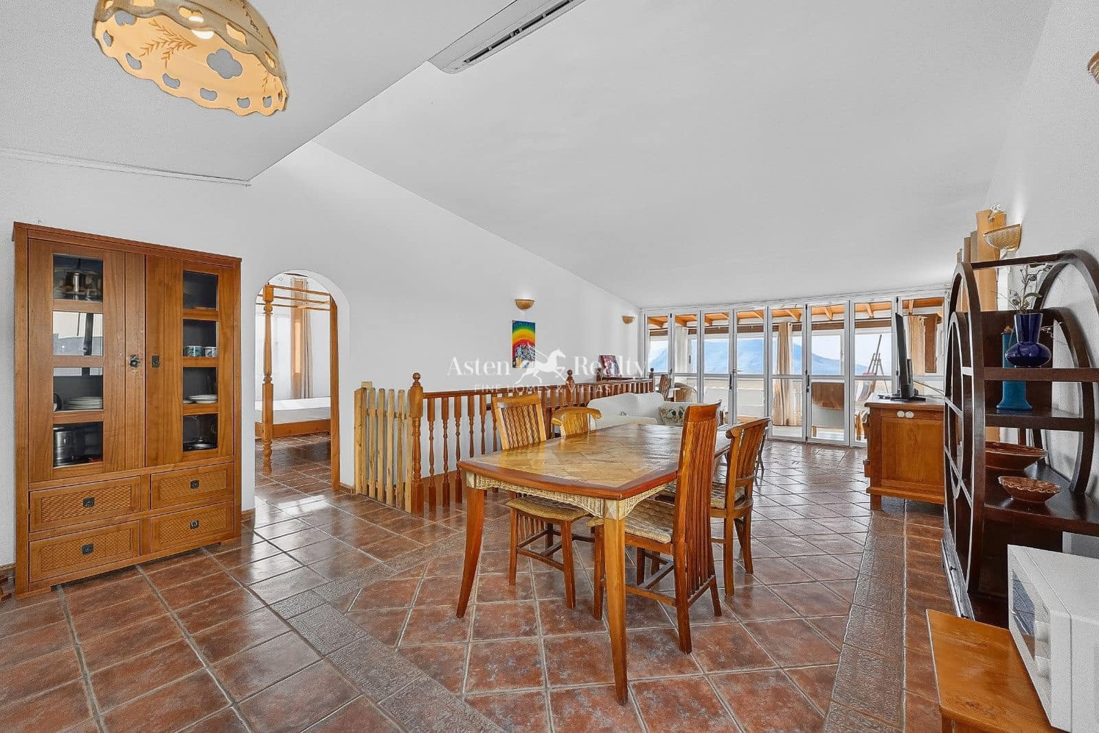 5 bedroom Villa for sale in Chayofa with pool - € 650,000 (Ref: 10175645)