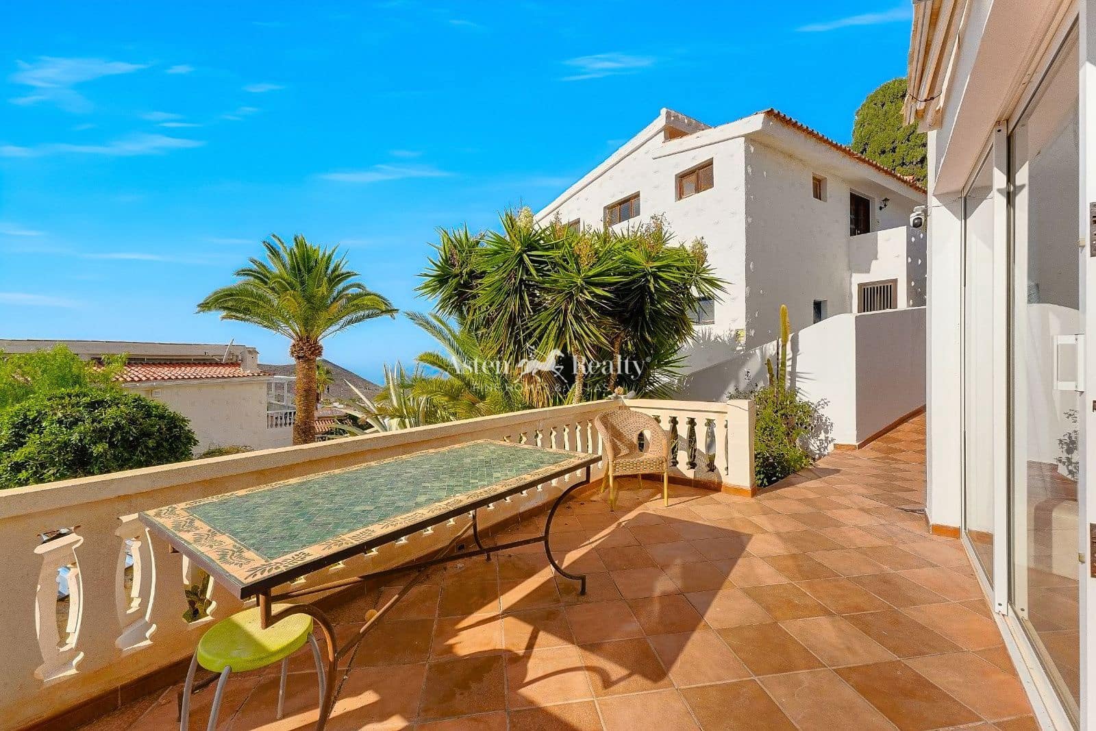 5 bedroom Villa for sale in Chayofa with pool - € 650,000 (Ref: 10175645)