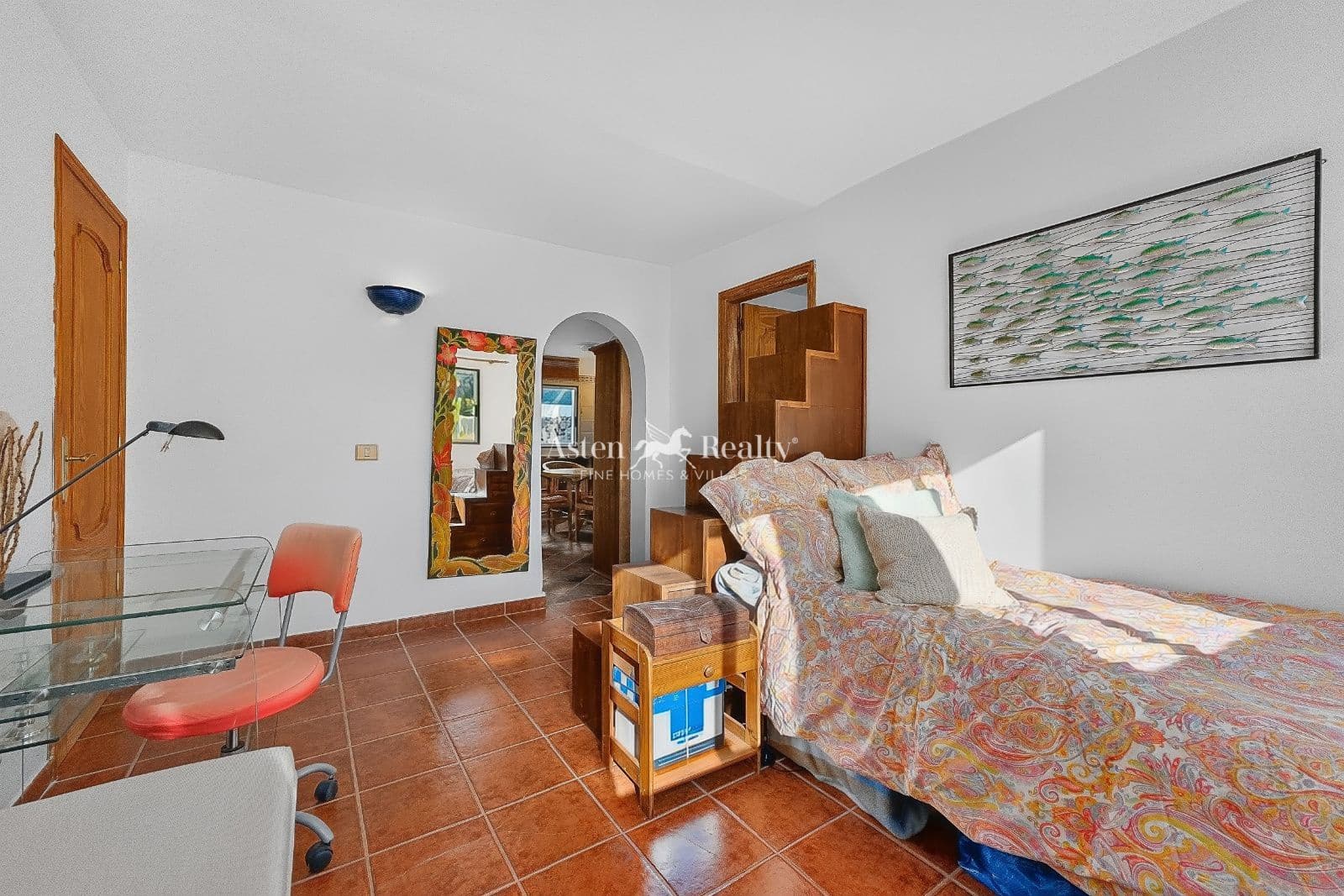 5 bedroom Villa for sale in Chayofa with pool - € 650,000 (Ref: 10175645)