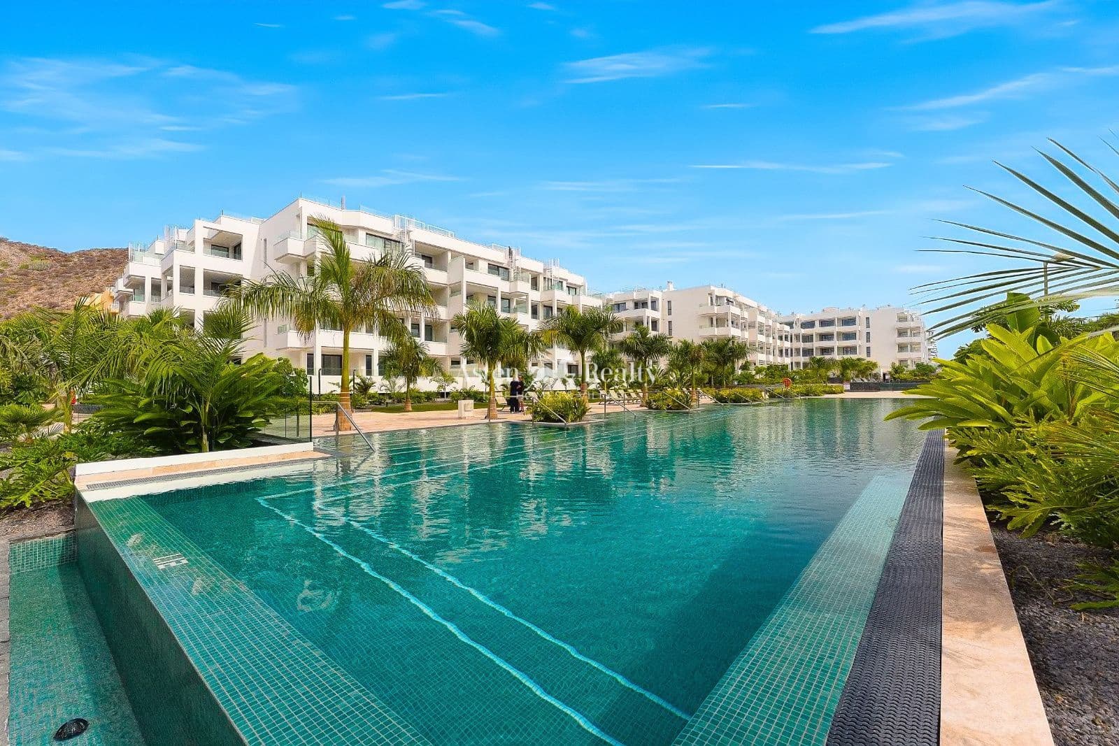 Piso de 1 habitación en Palm-Mar en venta con piscina garaje - 395.000 € (Ref: 10181989)