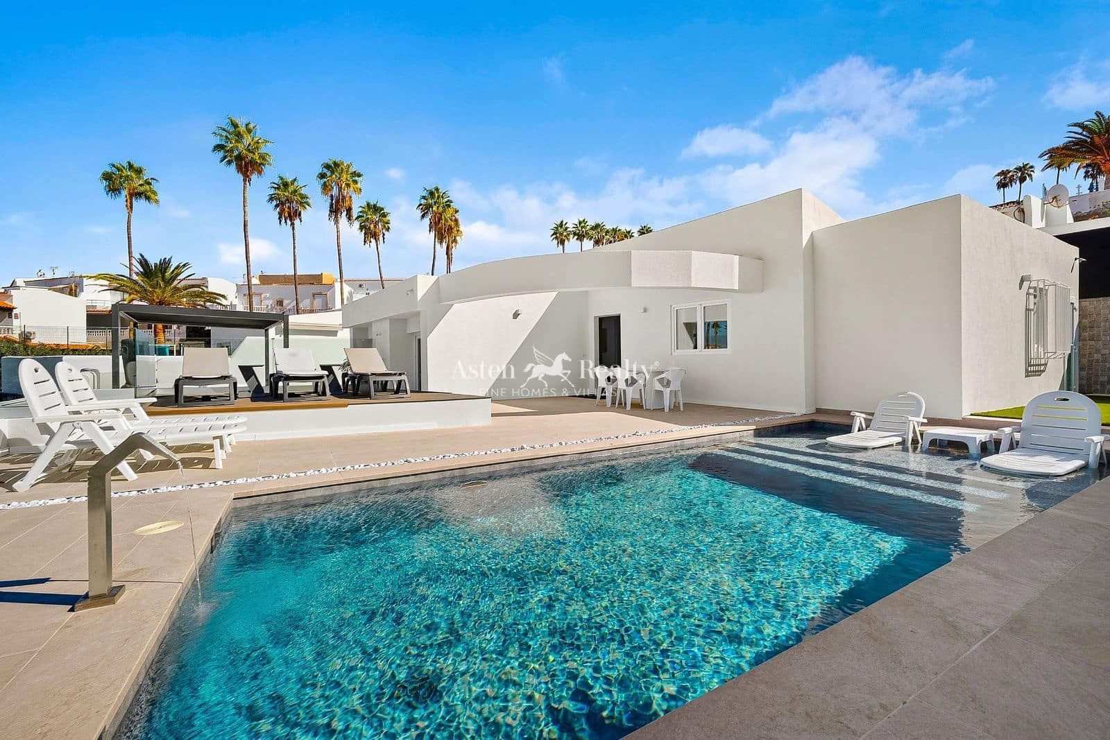 3 Zimmer Villa zu verkaufen in Costa Adeje mit Pool Garage - 1.490.000 € (Ref: 10185458)