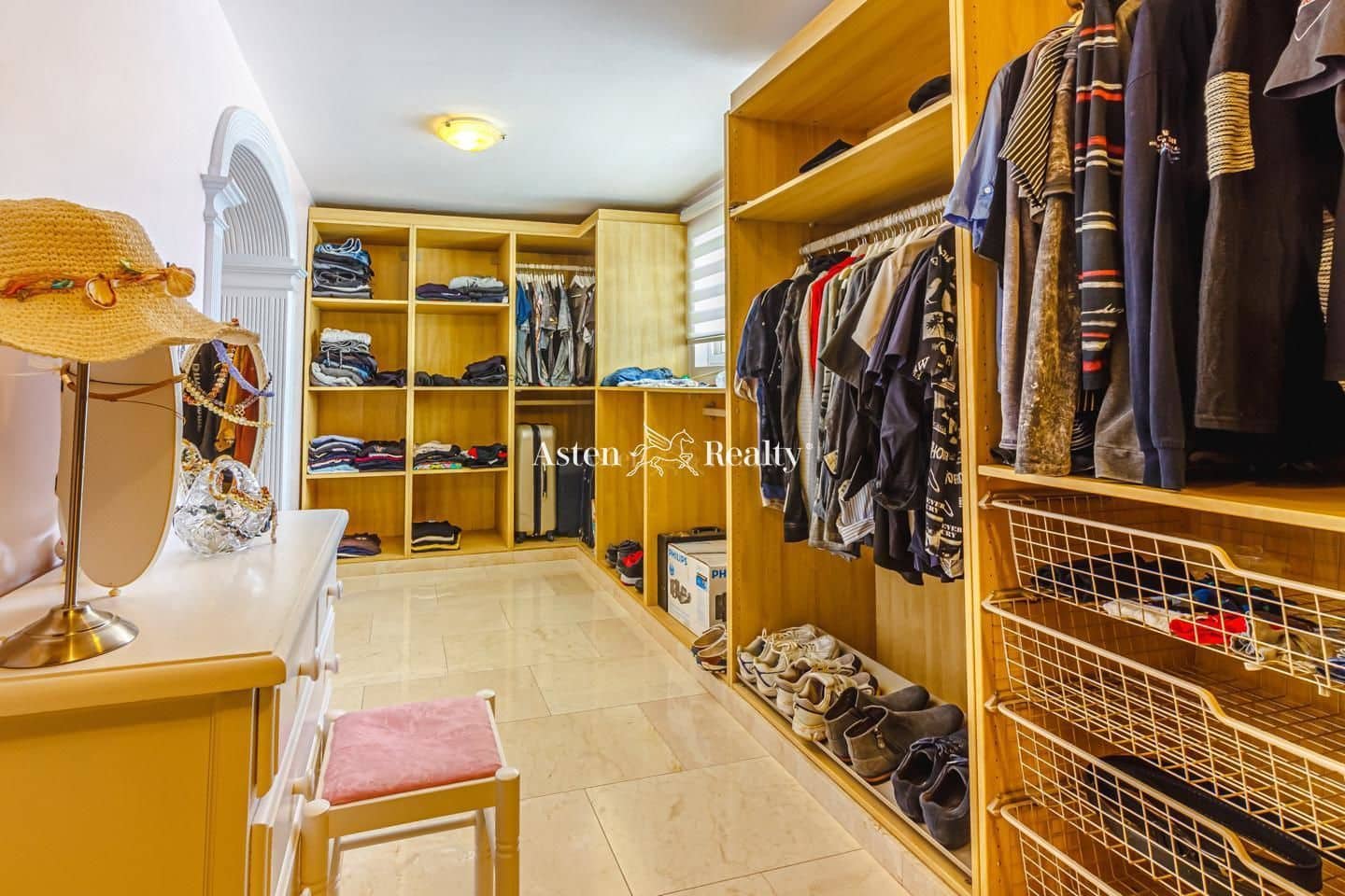 6 soveværelse Villa til salg i Valle de San Lorenzo med swimmingpool garage - € 2.290.000 (Ref: 5764488)