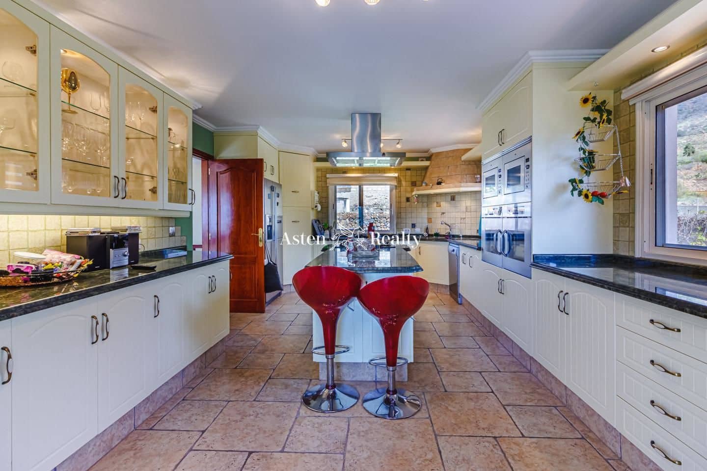 6 soveværelse Villa til salg i Valle de San Lorenzo med swimmingpool garage - € 2.290.000 (Ref: 5764488)