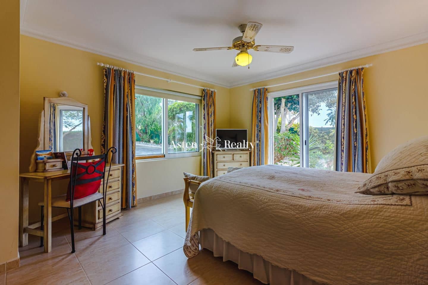 6 soveværelse Villa til salg i Valle de San Lorenzo med swimmingpool garage - € 2.290.000 (Ref: 5764488)