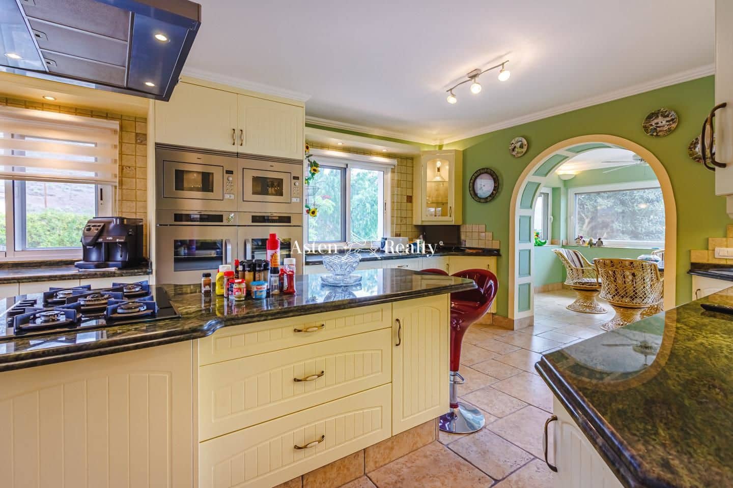 6 soveværelse Villa til salg i Valle de San Lorenzo med swimmingpool garage - € 2.290.000 (Ref: 5764488)