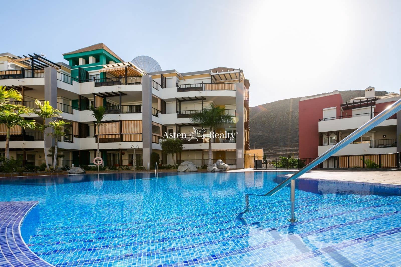 3 slaapkamer Huis te huur in Los Cristianos met zwembad garage - € 4.000 (Ref: 5764519)